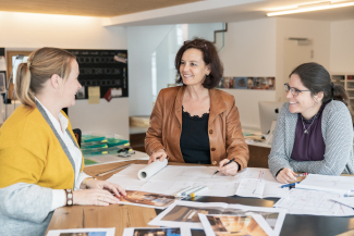 Marisa Feuerstein mit ihrem Team. Marisa Feuerstein mit ihrem Team.